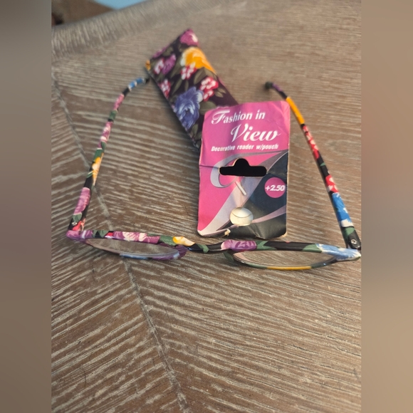 Vintage Floral Patterned Reading Glasses with Matching Case +2.50 - Picture 3 of 7